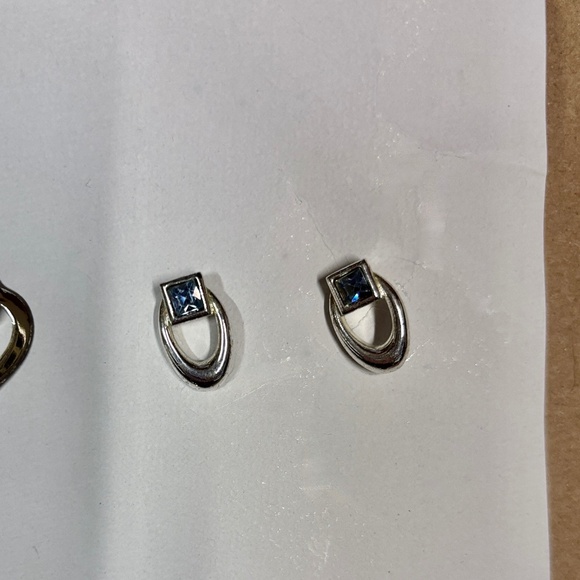 6 Pairs of Silver and Gold Vintage Earrings, pierced hearts, hoops, teardrop - Picture 4 of 9